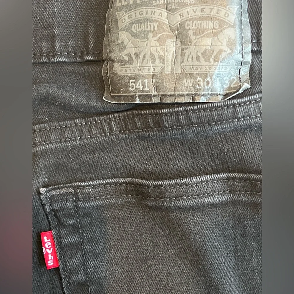 Levi’s 541 Black 30 x 32 Men’s - Picture 3 of 5